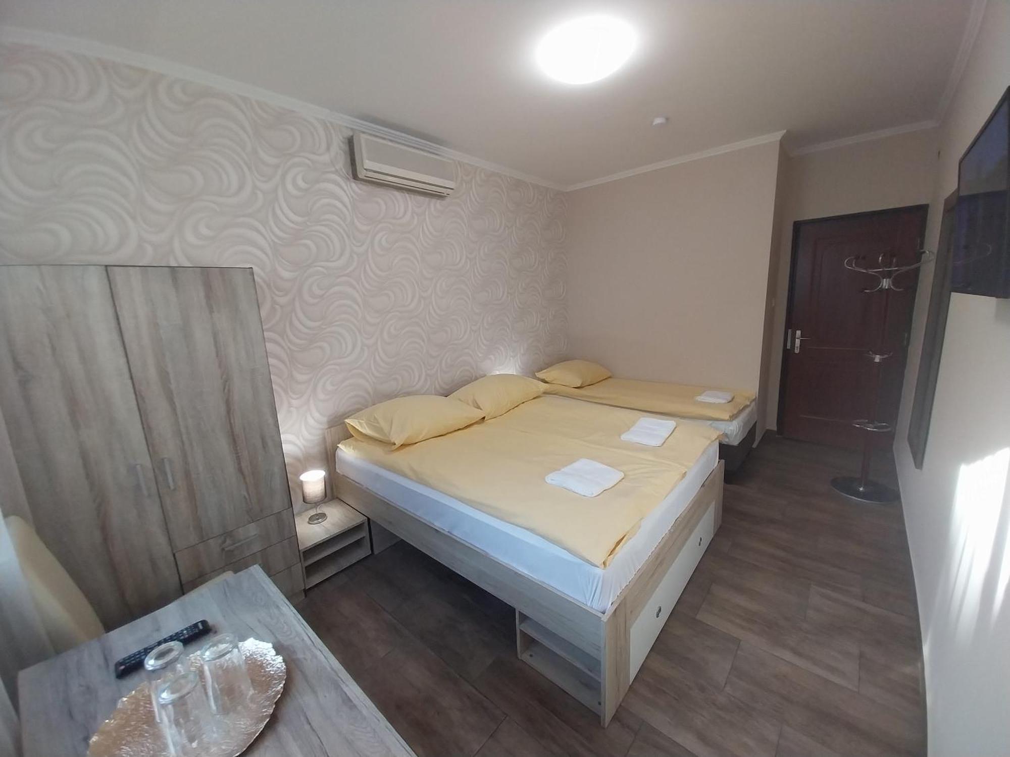 Fenyves Vendeghaz - Siofok Apartment Exterior photo